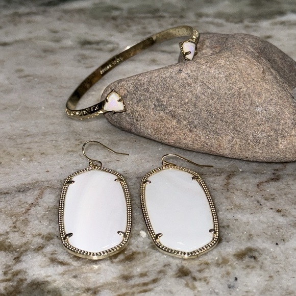 Kendra Scott Grady Bracelet & Elle MOP Drop Earrings Set - Picture 14 of 15